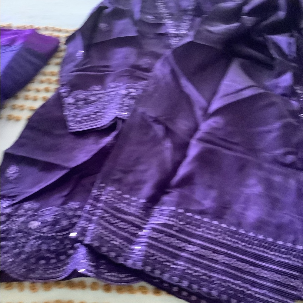 Indian Pakistani outfit with farshi salwar - Picture 4 of 10